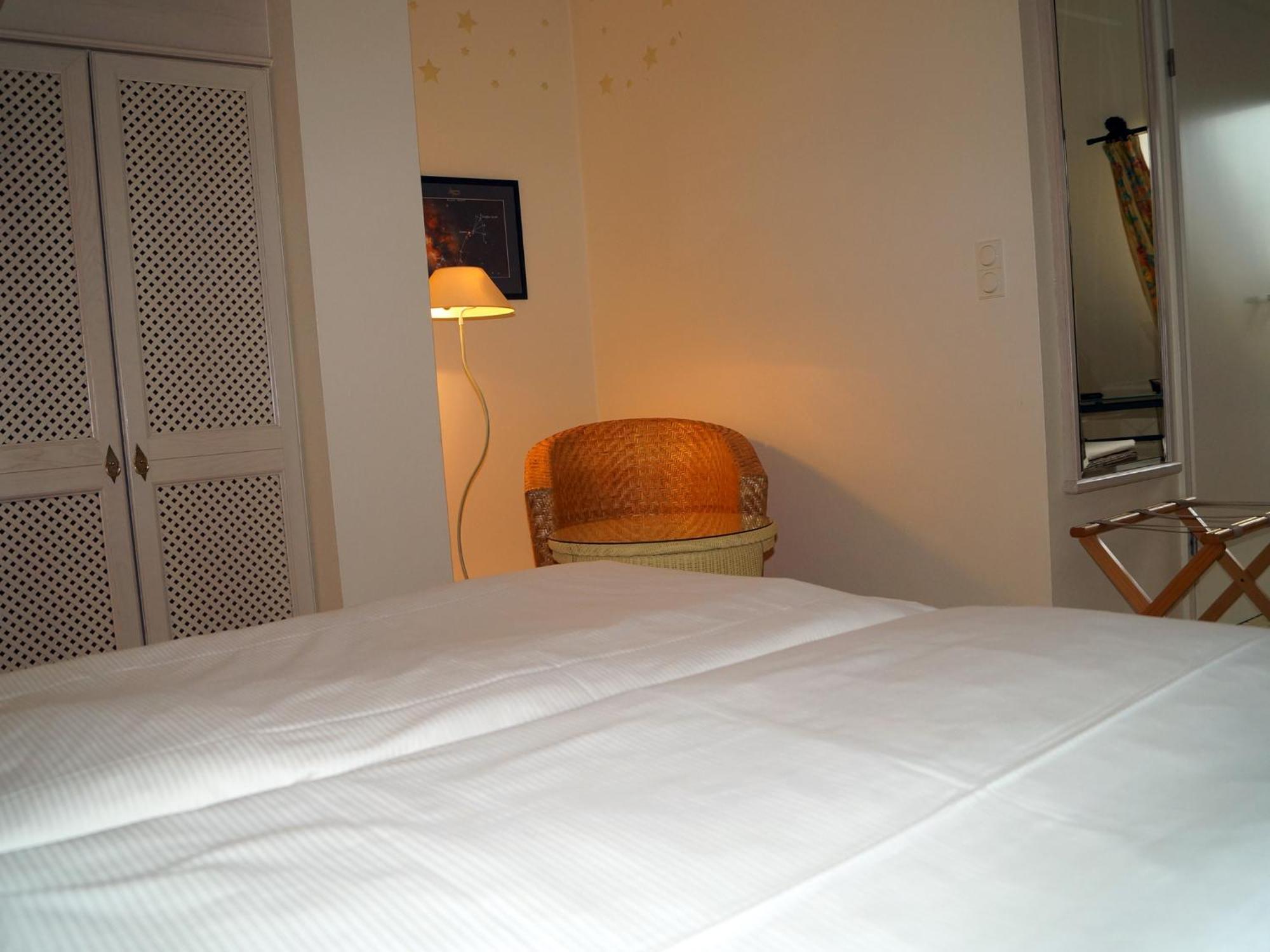Hotel Entree Gross Borstel Garni 4*