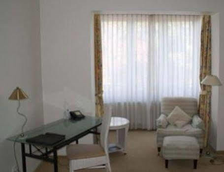 Hotel Entree Gross Borstel Garni 4*