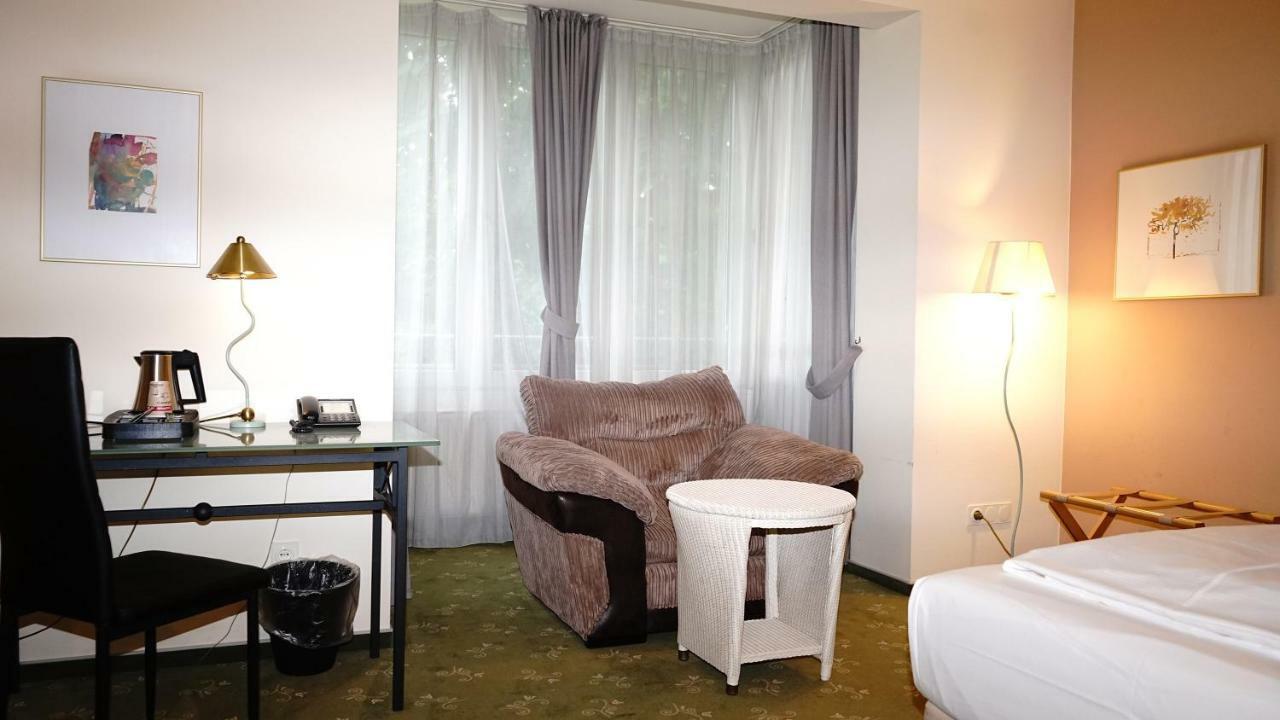 Hotel Entree Gross Borstel Garni 4*